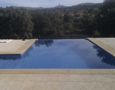 Realizzazione piscine a sfioro Pisa